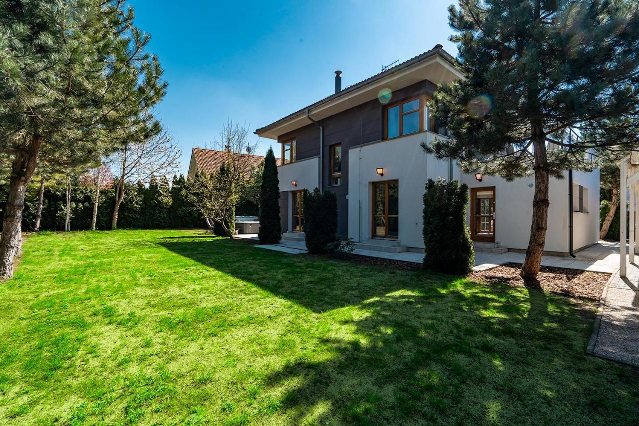 Serenity Prague Villa With Garden Jacuzzi 외부 사진